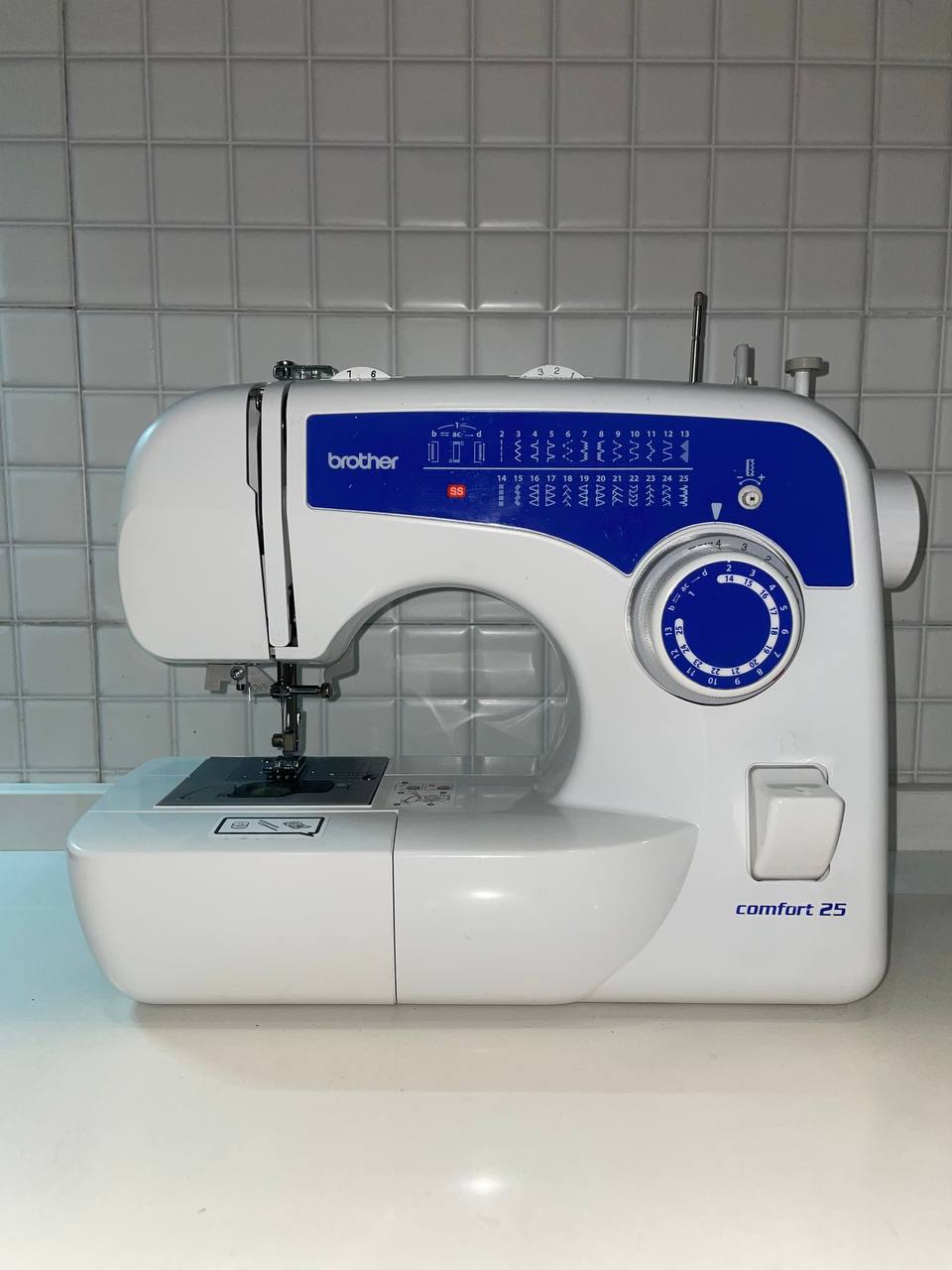 Швейная машинка Brother Comfort 25