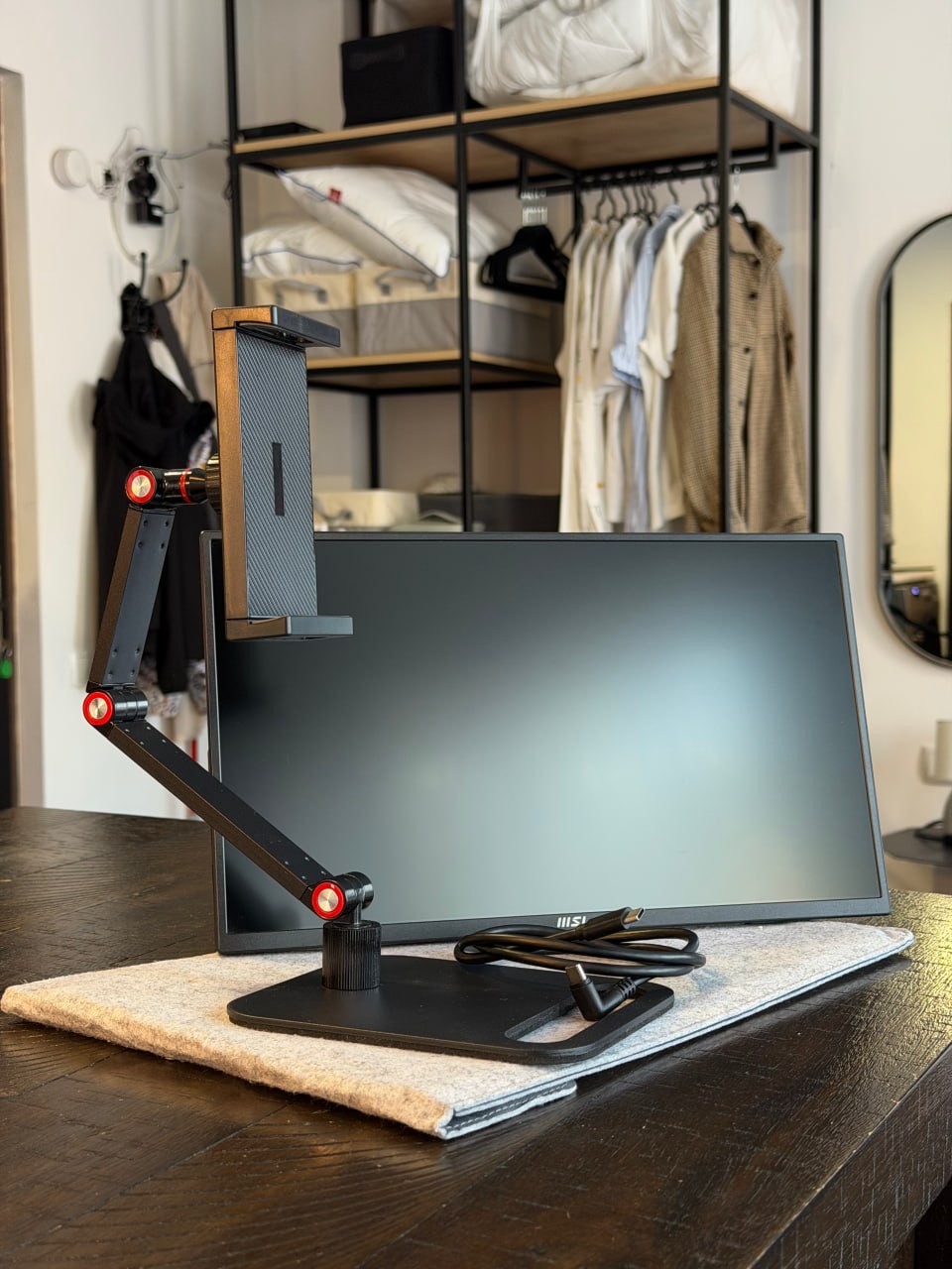 Портативный монитор MSI MP165 E6