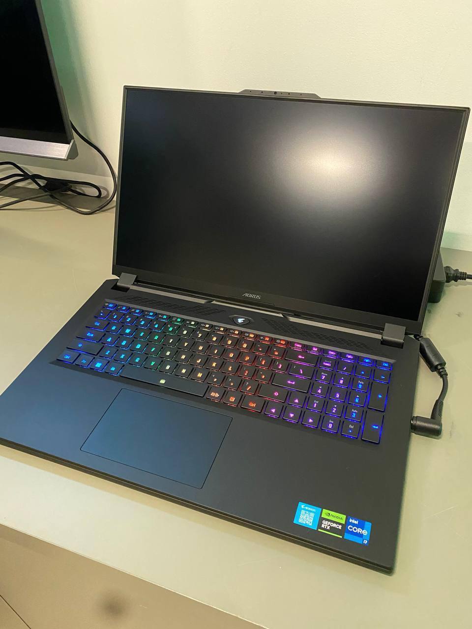 Игровой ноутбук Gigabyte AORUS 17H (2023)