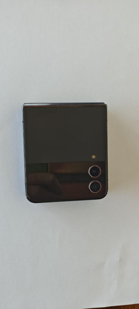 Samsung Galaxy Z Flip4