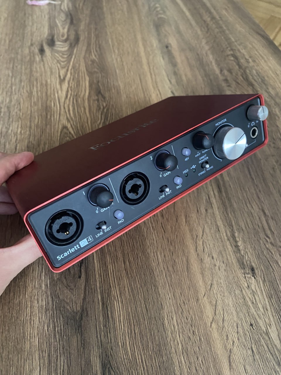 Focusrite Scarlett 2i4 (2nd Gen) USB аудиоинтерфейс