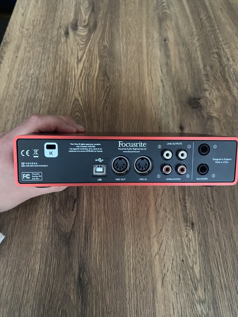 Focusrite Scarlett 2i4 (2nd Gen) USB аудиоинтерфейс