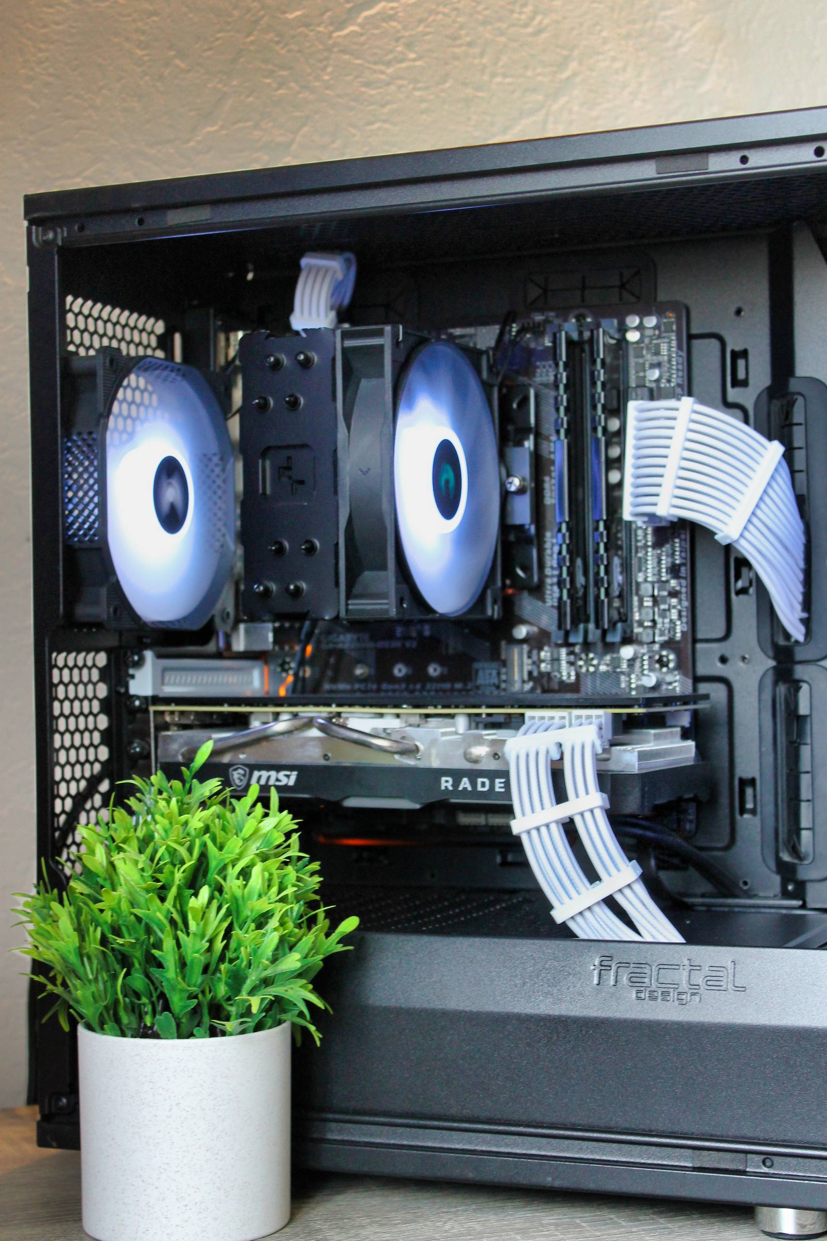 Игровой ПК: Ryzen 5 5600, RX 5700 XT 8GB, 32GB RAM, SSD 250GB + 240GB