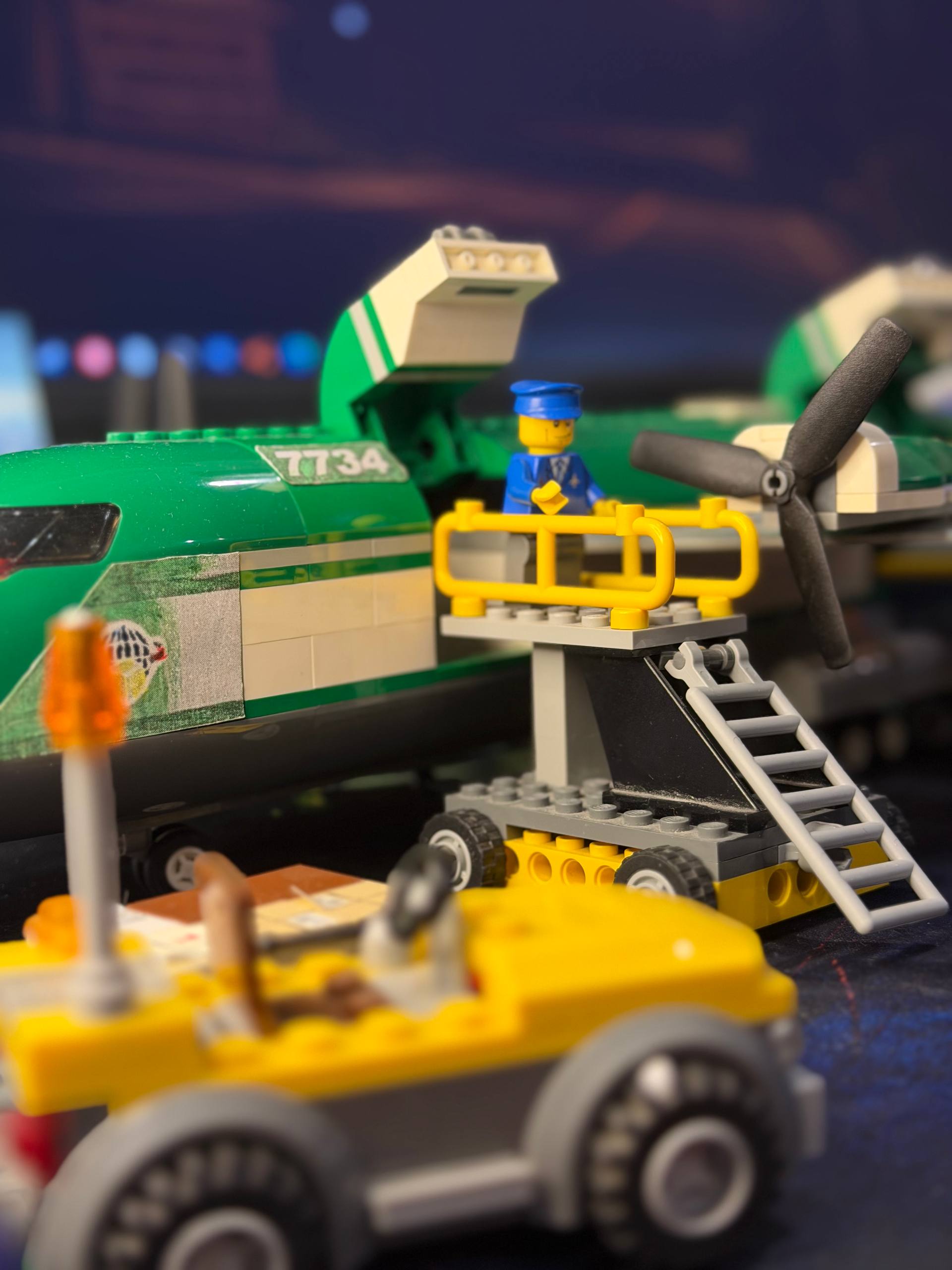 LEGO City 7734 Грузовой самолет (Cargo Plane)