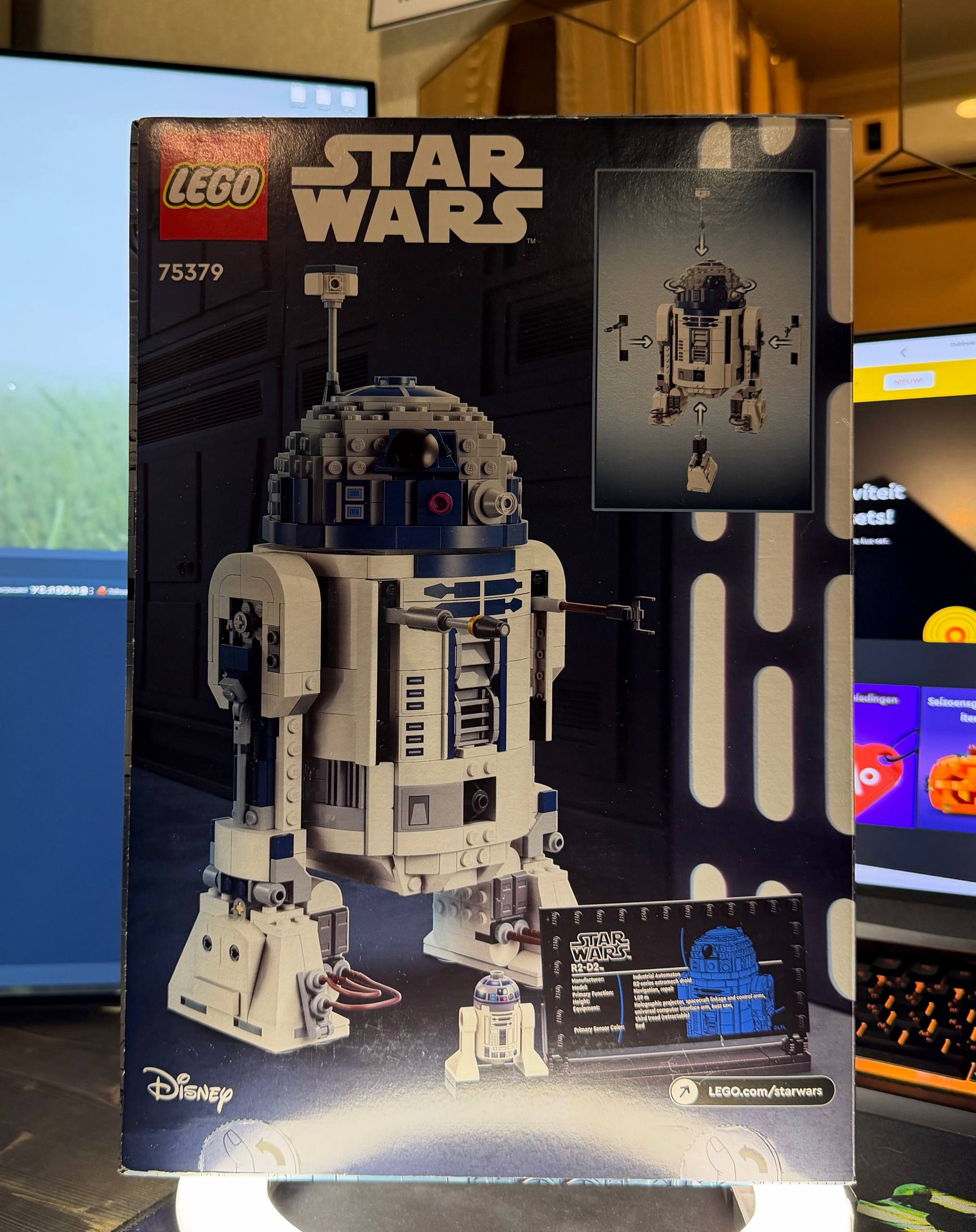 LEGO Star Wars 75379 R2-D2