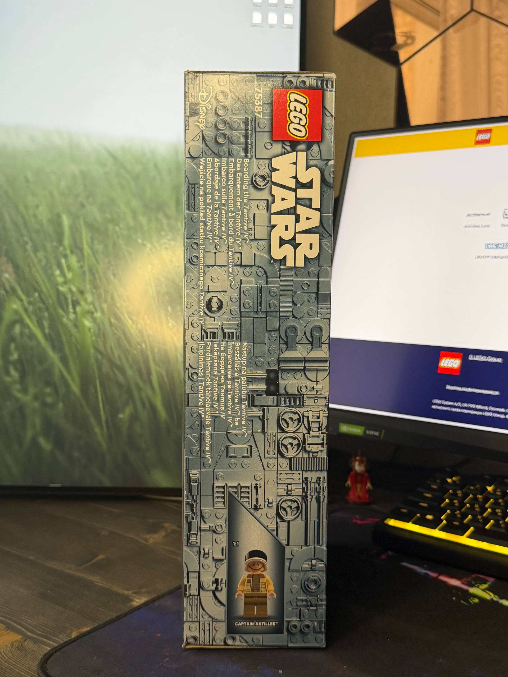 LEGO Star Wars 75387 «На борту Tantive IV»