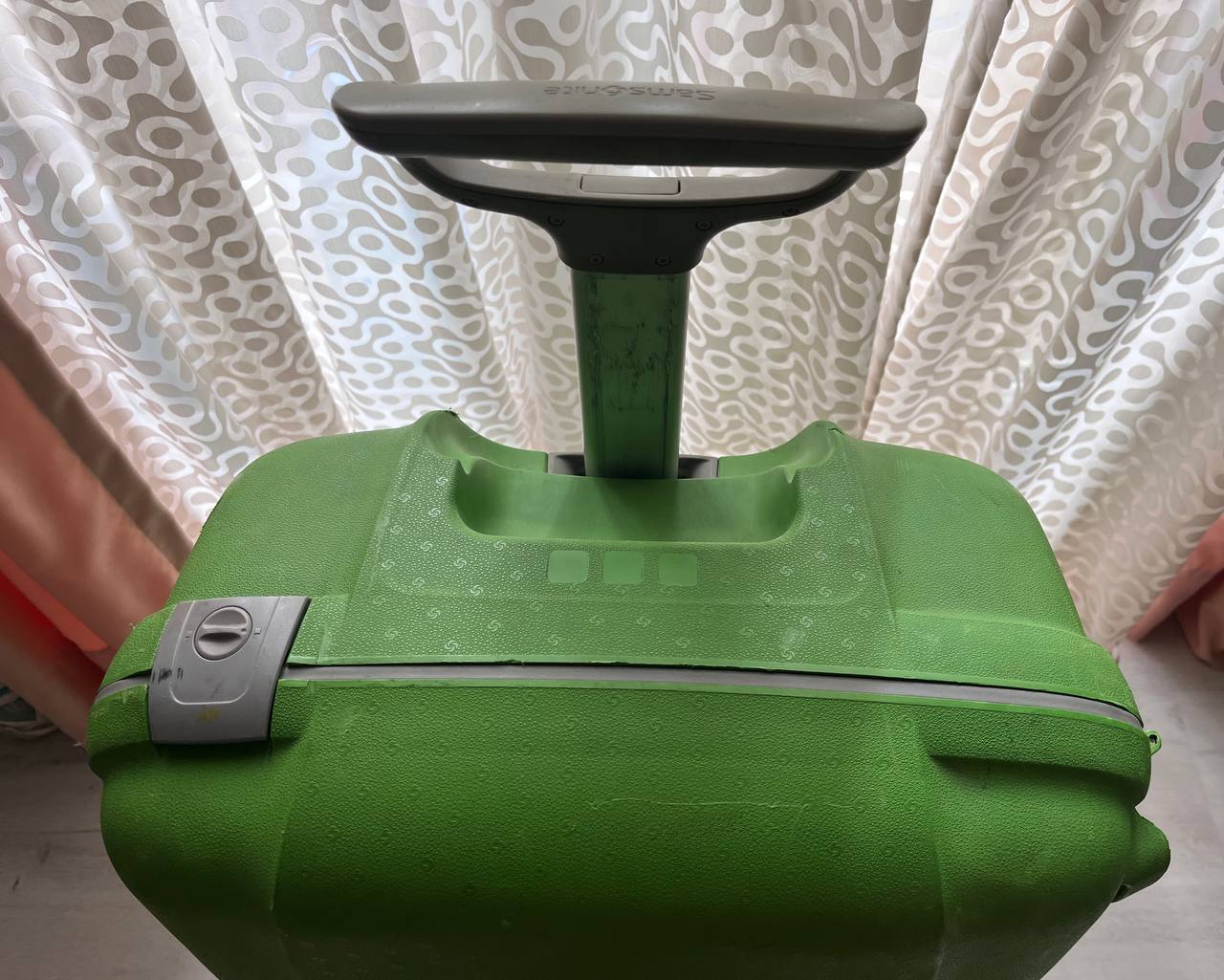 Чемодан Samsonite на 2 колёсах