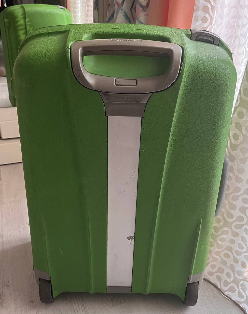 Чемодан Samsonite на 2 колёсах