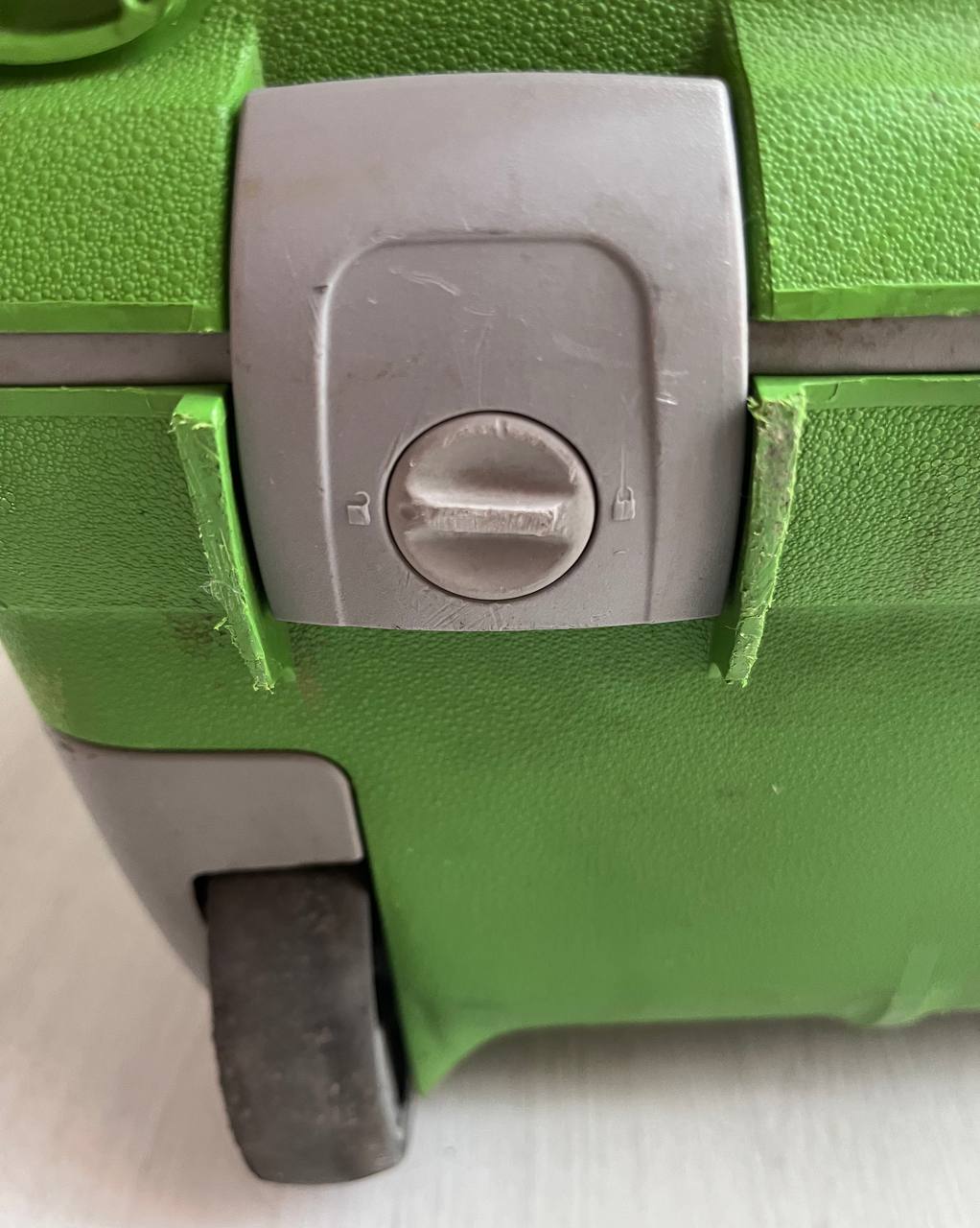 Чемодан Samsonite на 2 колёсах