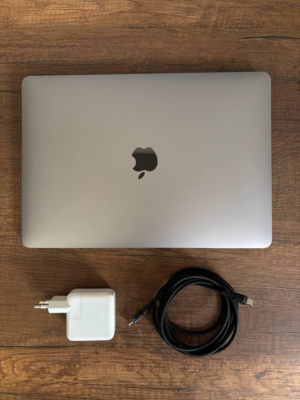 Apple MacBook Air 13" (M1, 2020) 8/256 GB