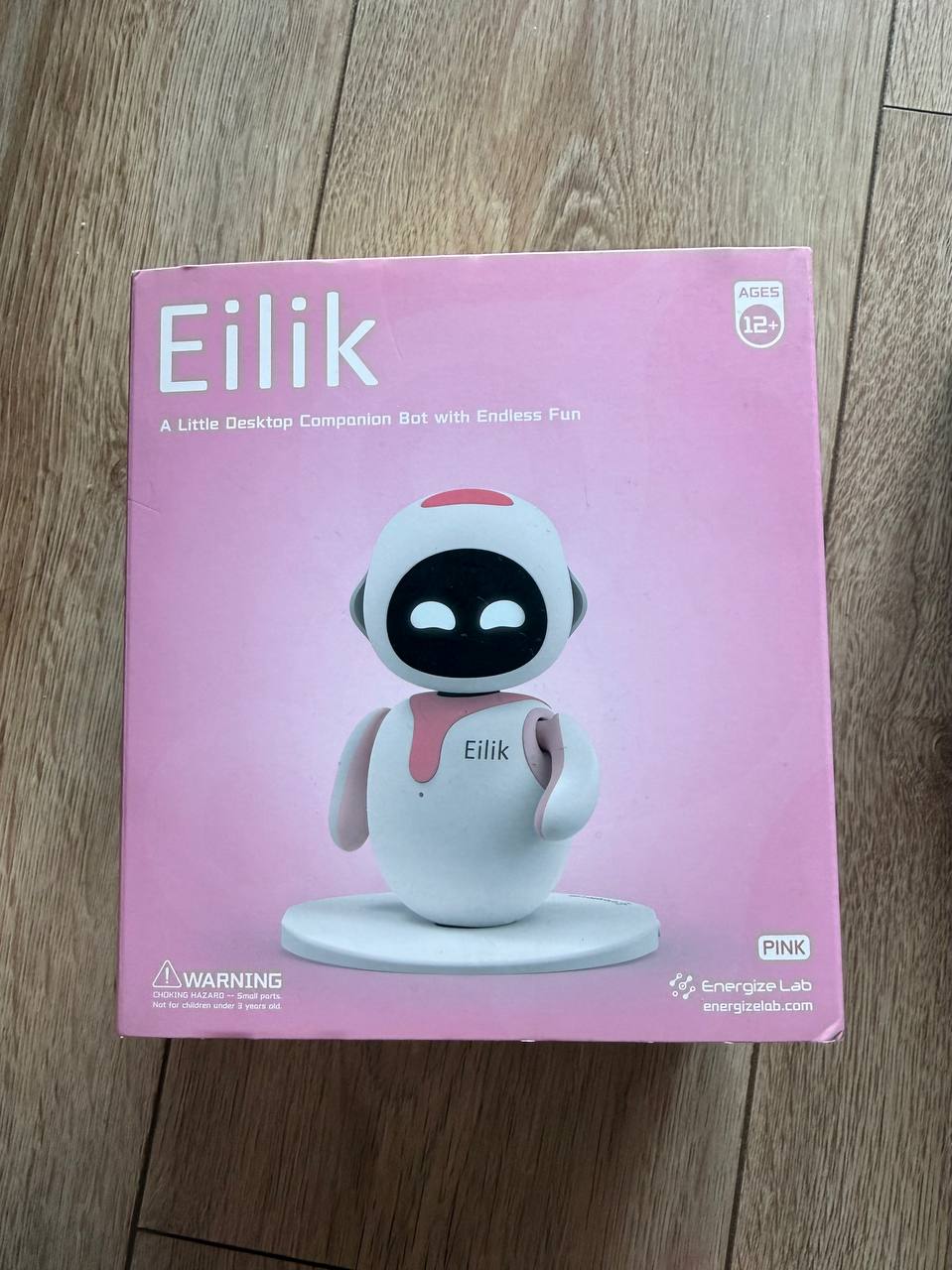 Робот Eilik