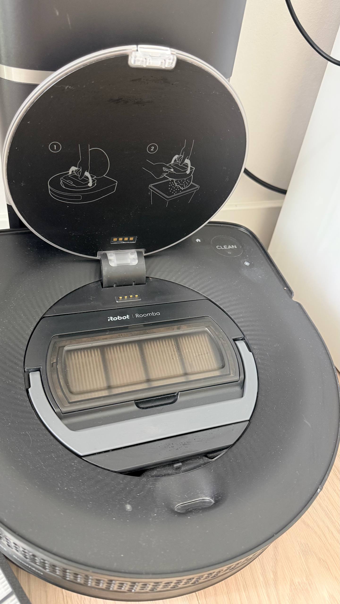 Робот-пылесос iRobot Roomba s9+ с базой Clean Base