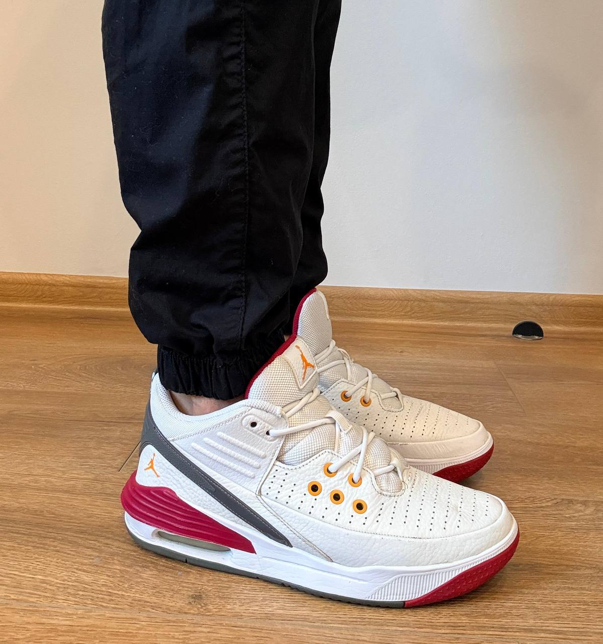 Кроссовки Nike Air Jordan Max Aura 3 DZ4353-160, размер 42.5