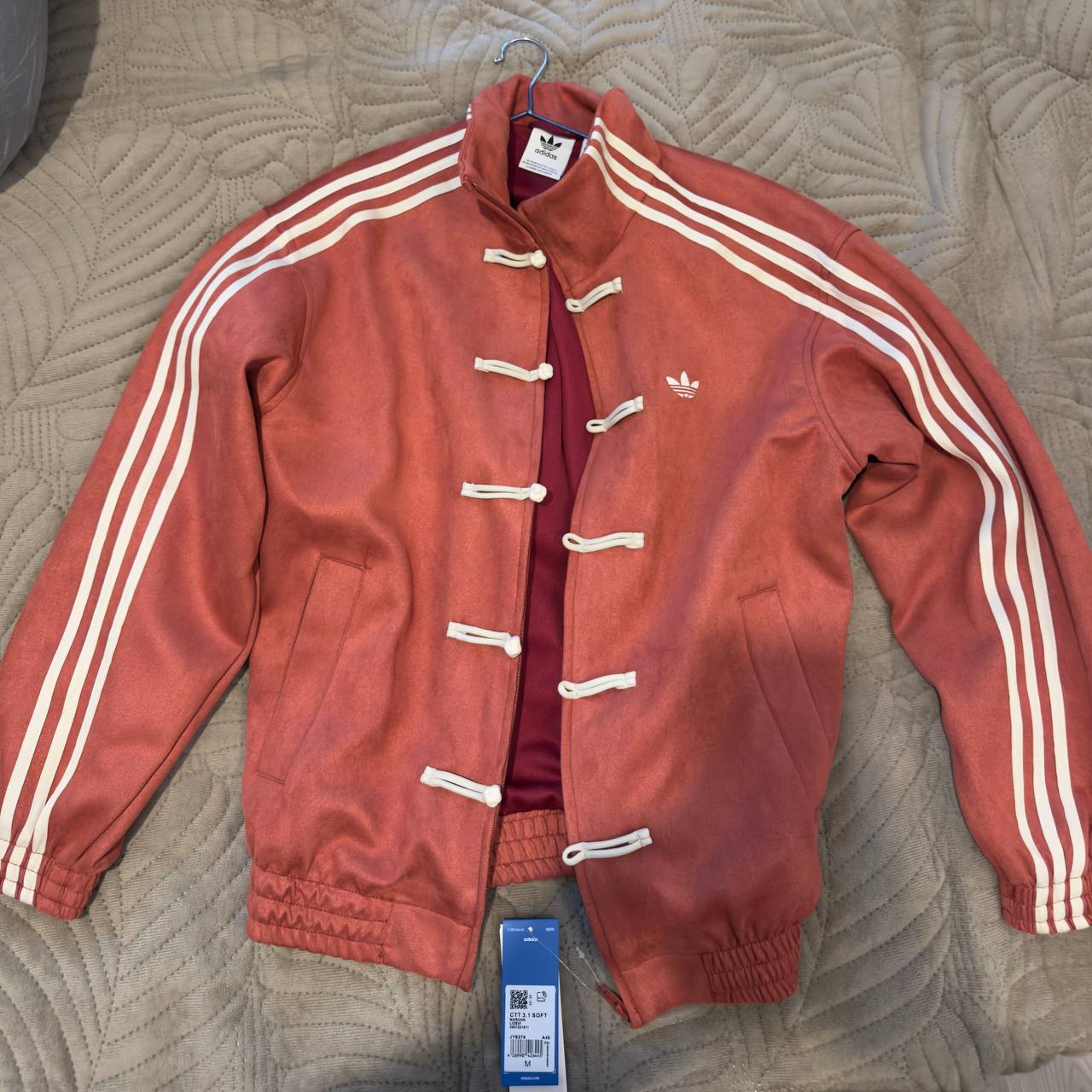 Женская куртка Adidas, новая, размер M