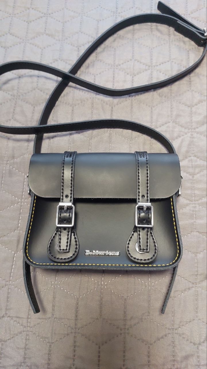 Сумка Dr. Martens 7 Inch Leather Crossbody Bag