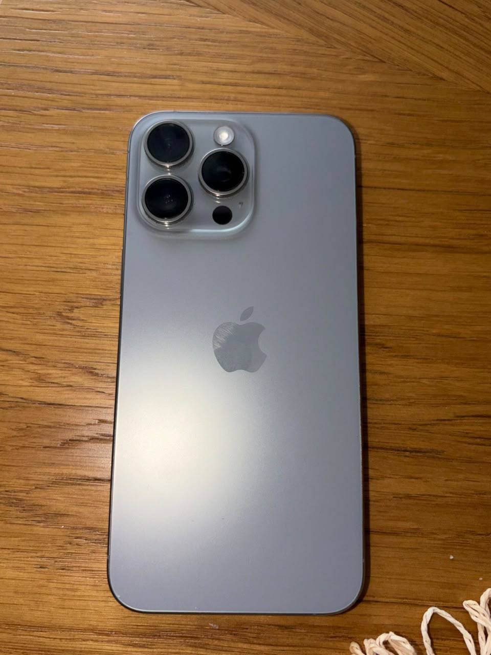 iPhone 15 Pro Max 256 ГБ, серый