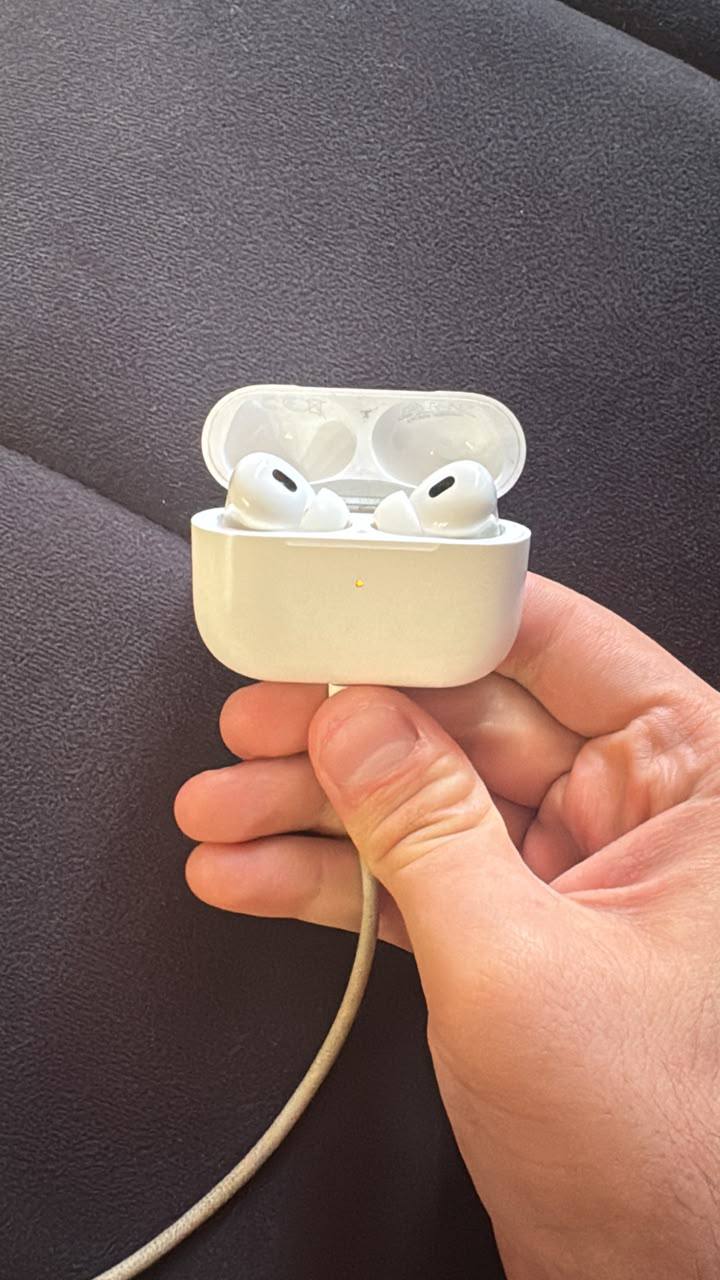 Apple AirPods Pro 2 с зарядкой Type-C