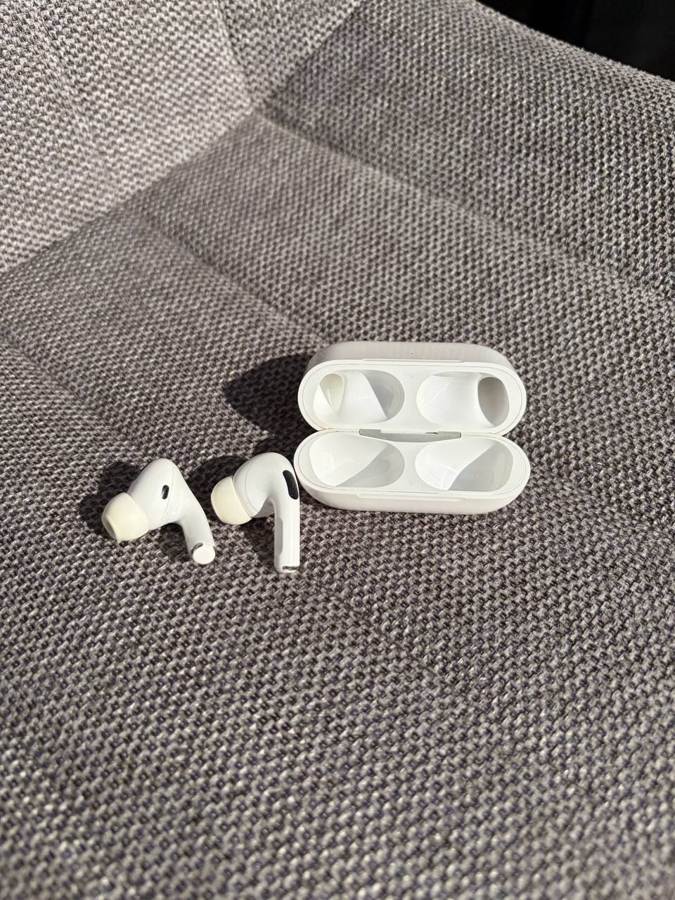 Наушники Apple AirPods Pro 1 поколения