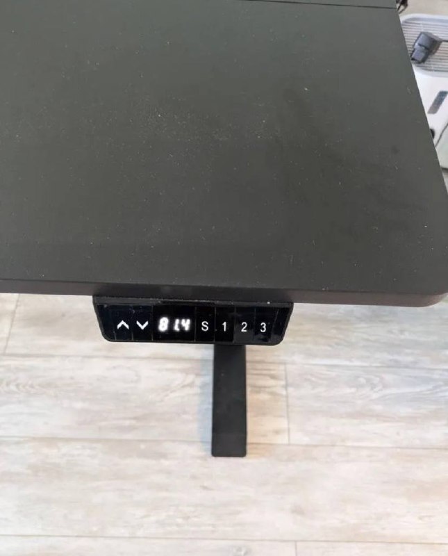 Компьютерный стол Ritmix TBL-120 с регулируемой высотой