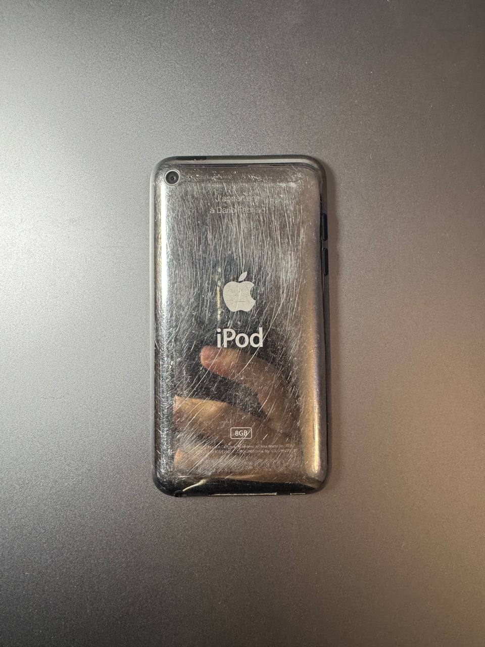 Apple iPod touch 4 (8 ГБ)