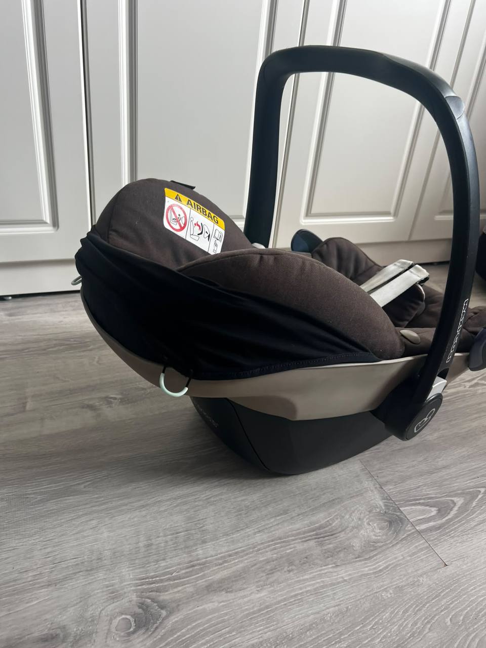 Автолюлька Maxi-Cosi Pebble Plus i-Size