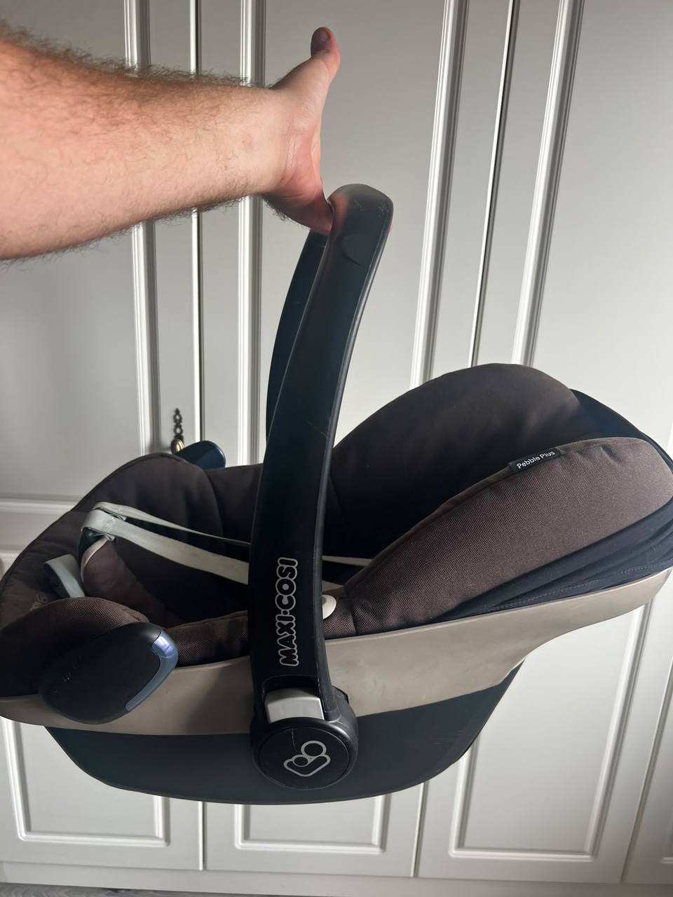 Автолюлька Maxi-Cosi Pebble Plus i-Size