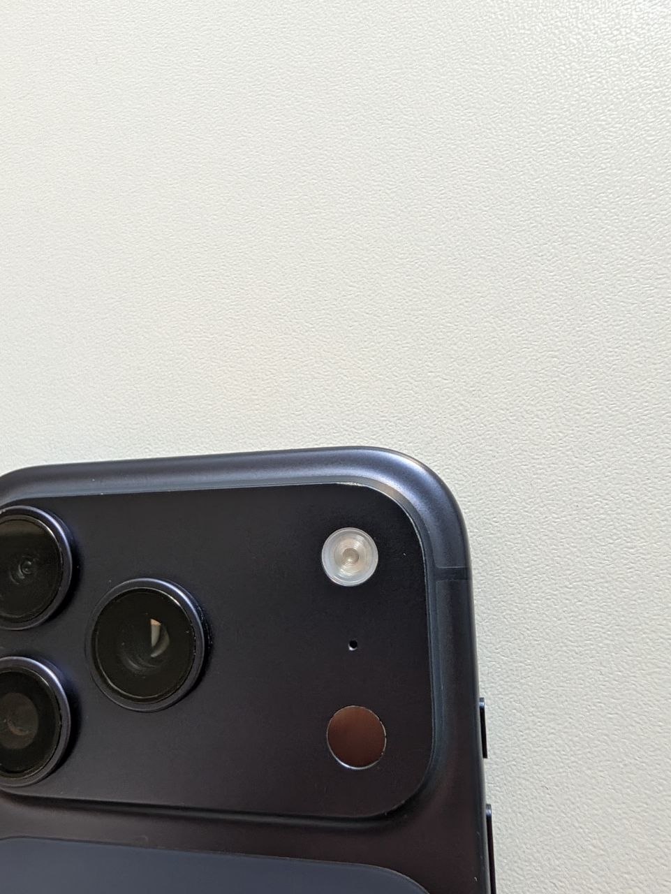 iPhone 17 Pro 256GB (американская версия, eSIM)