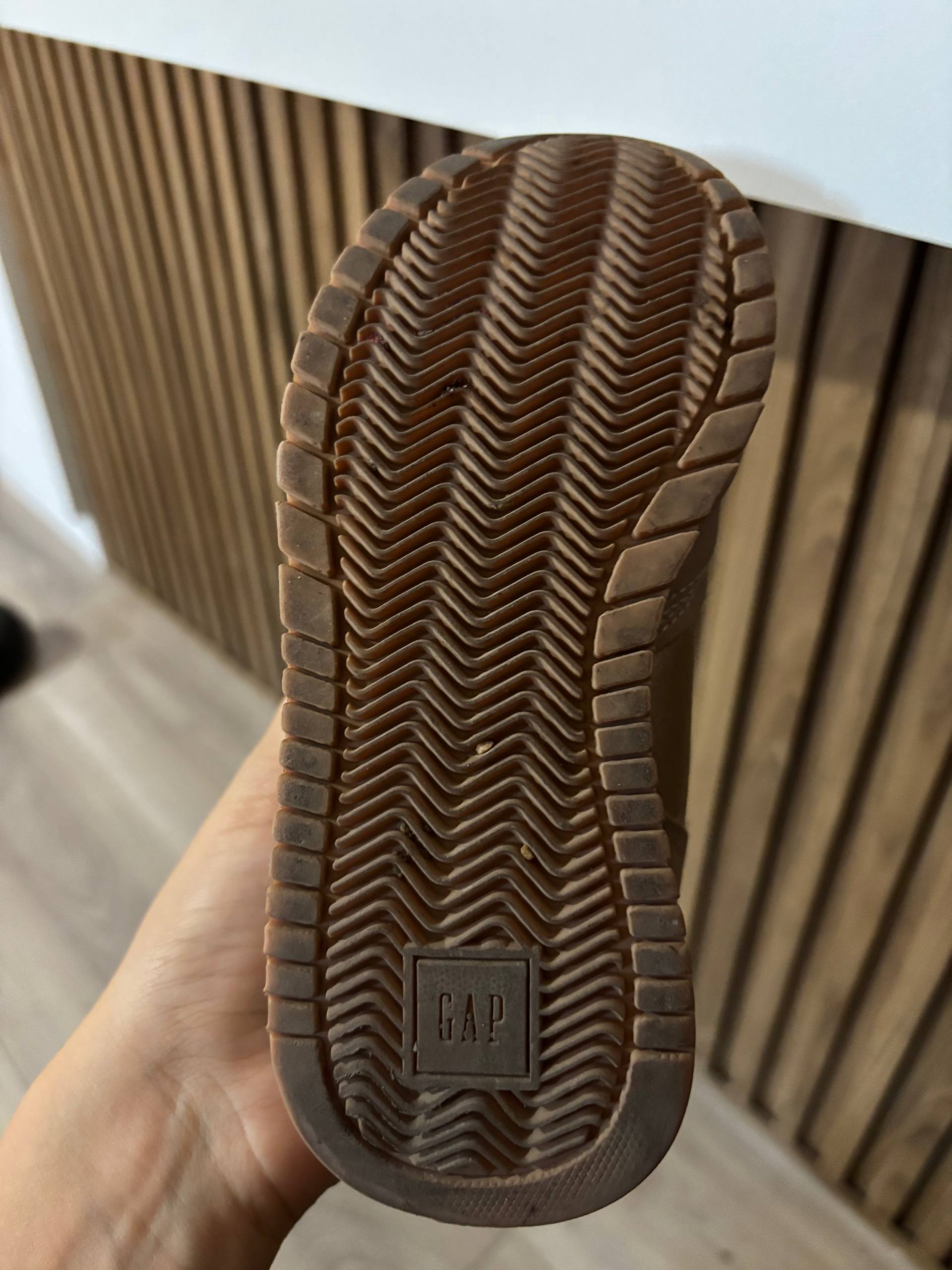 Кроссовки GAP, размер 26