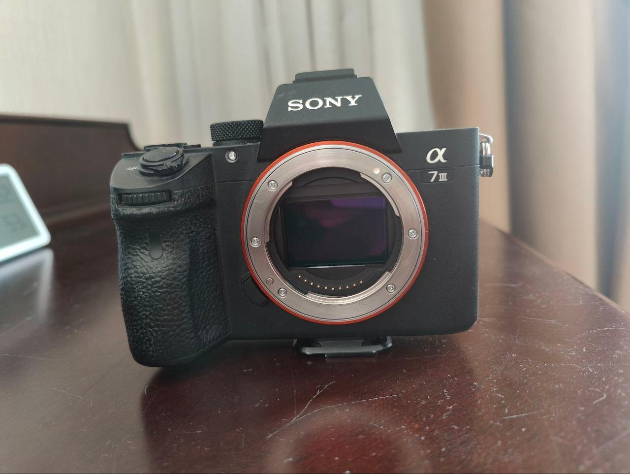 Sony A7 III (body) + 2 аккумулятора и зарядка
