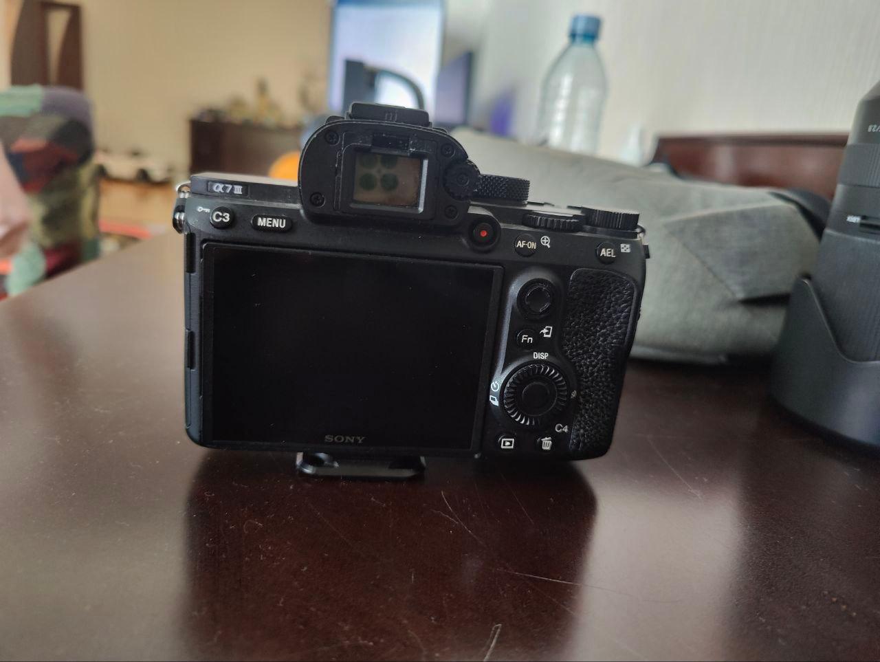 Sony A7 III (body) + 2 аккумулятора и зарядка