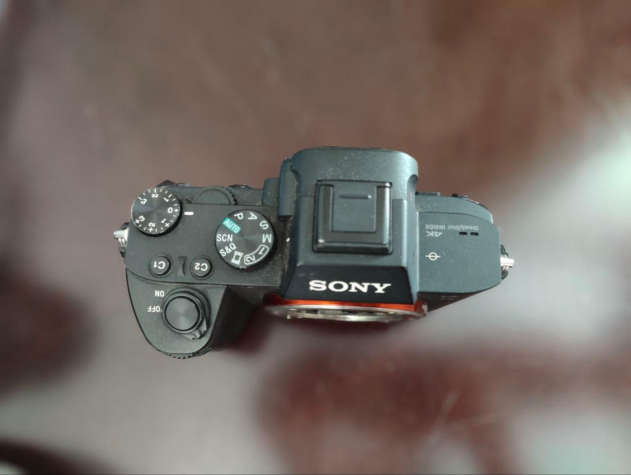 Sony A7 III (body) + 2 аккумулятора и зарядка