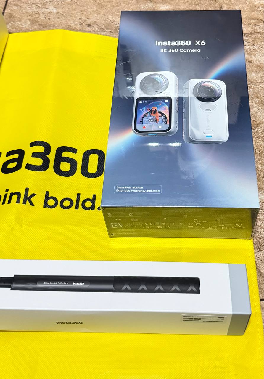 Insta360 X6 (комплект, всё вместе)