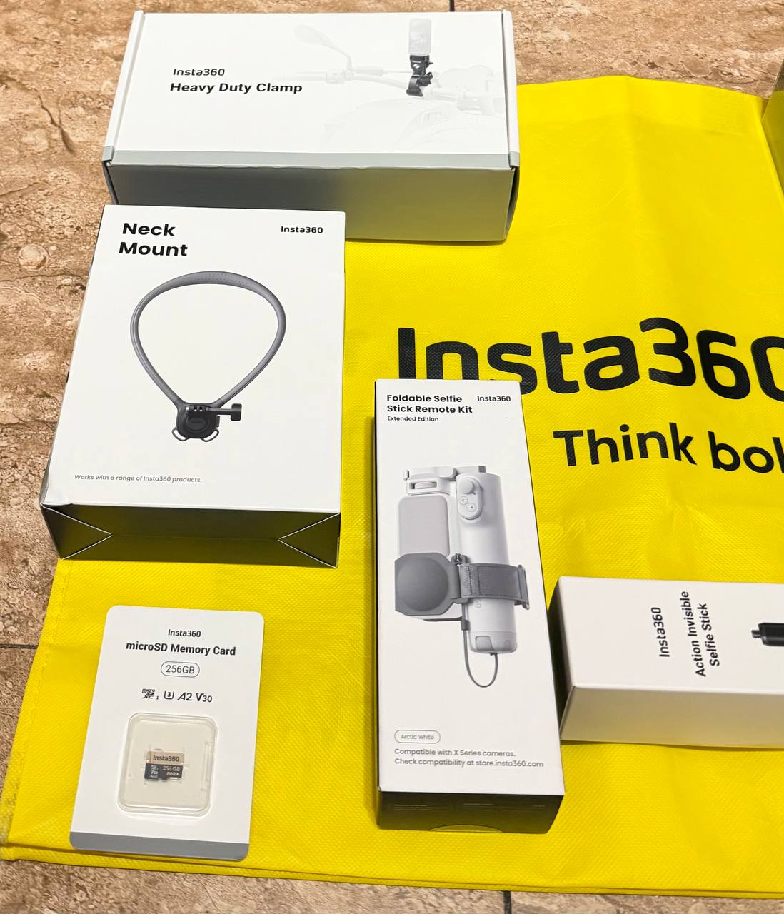 Insta360 X6 (комплект, всё вместе)