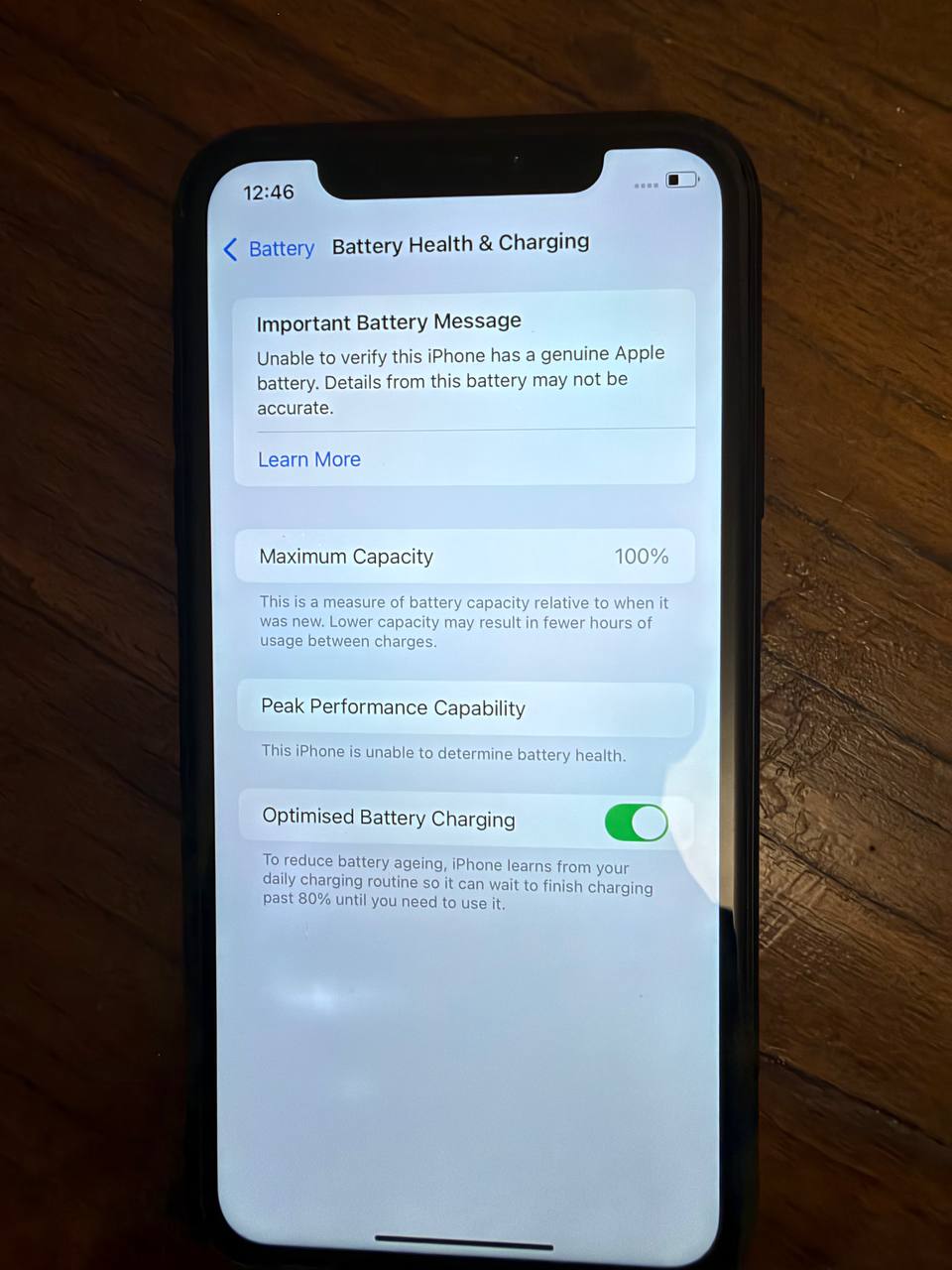 iPhone XR, аккумулятор 100%