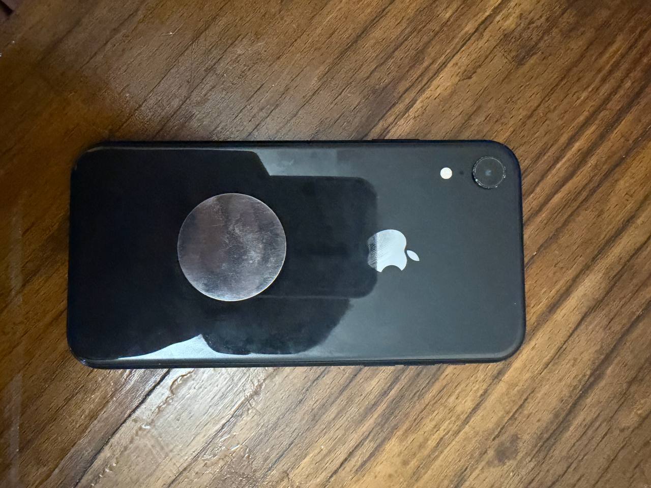 iPhone XR, аккумулятор 100%
