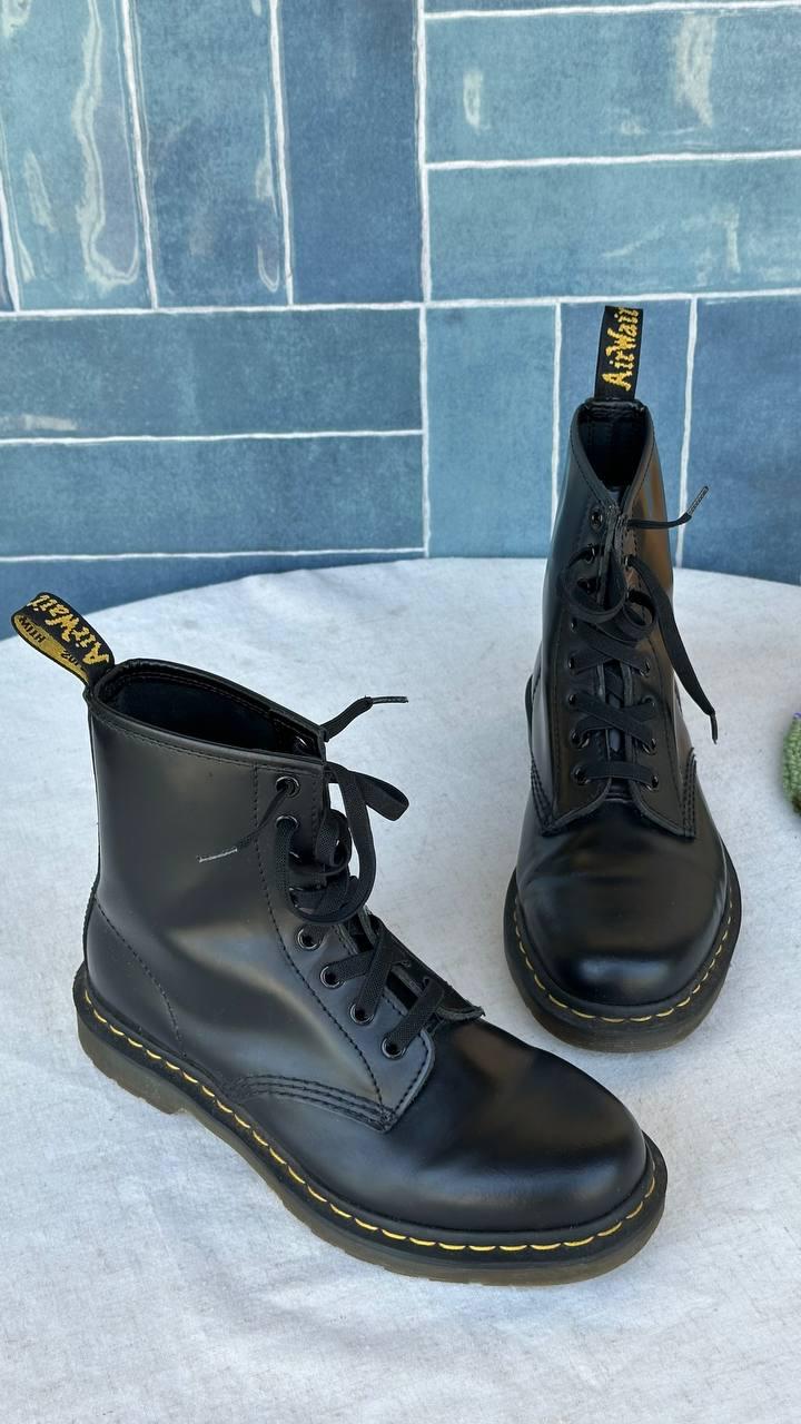 Классические Dr. Martens чёрные, размер 38