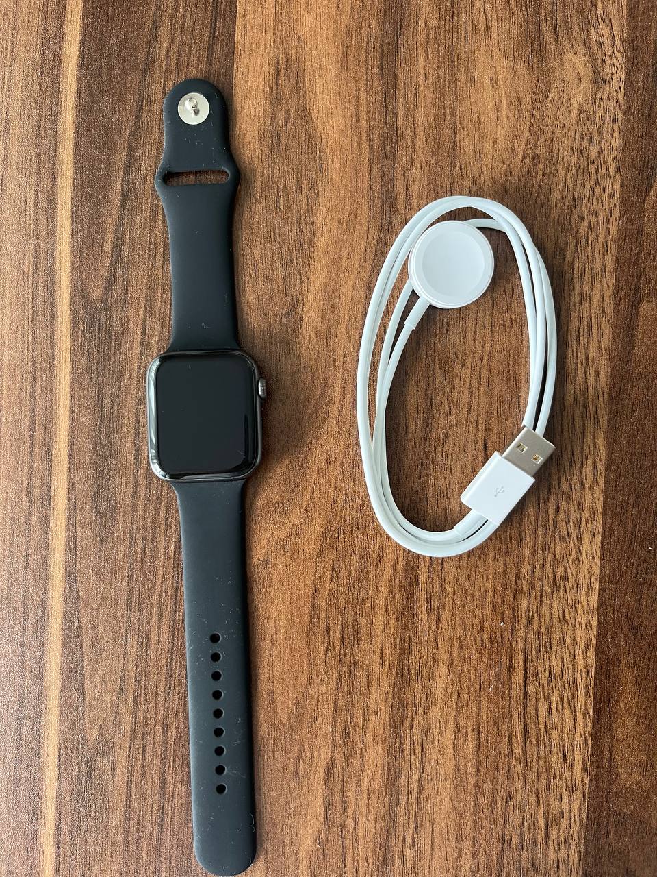 Apple Watch SE 44 мм
