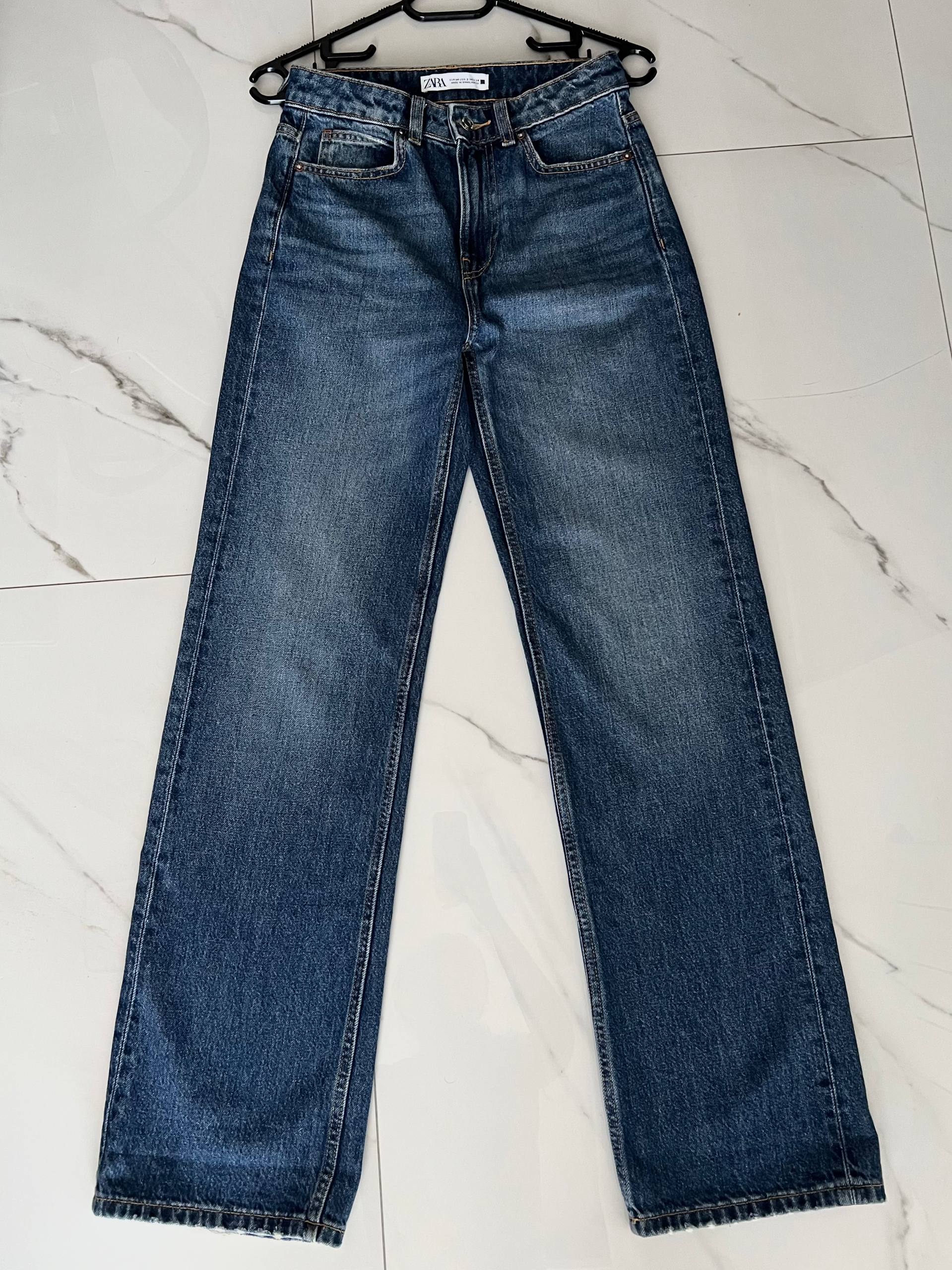 Джинсы ZARA размер 34, высокая посадка, отрезной край