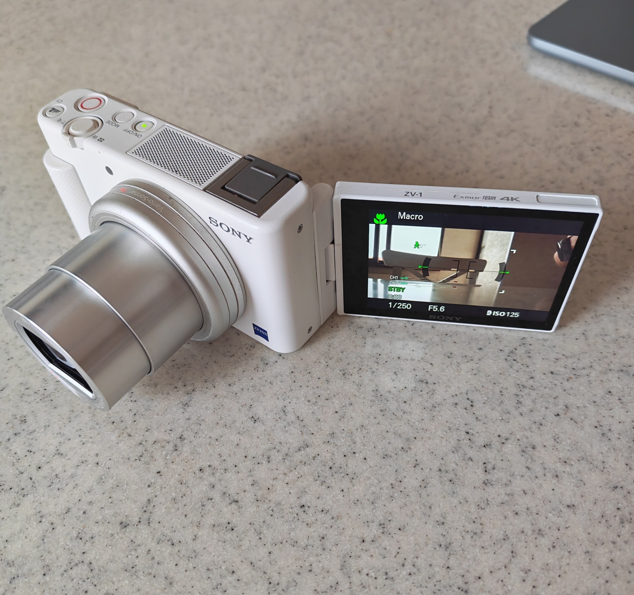 Камера Sony ZV-1