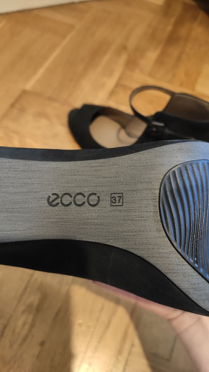 Босоножки Ecco 37 размер