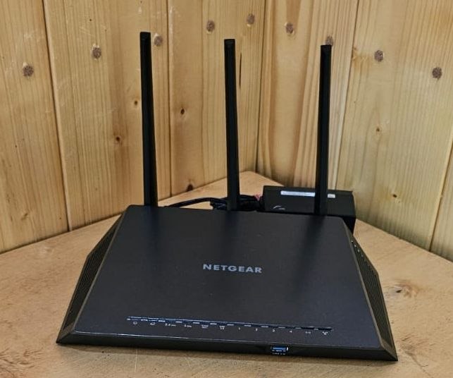 Netgear ACL 1900 роутер