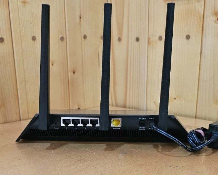 Netgear ACL 1900 роутер