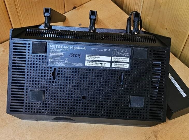 Netgear ACL 1900 роутер