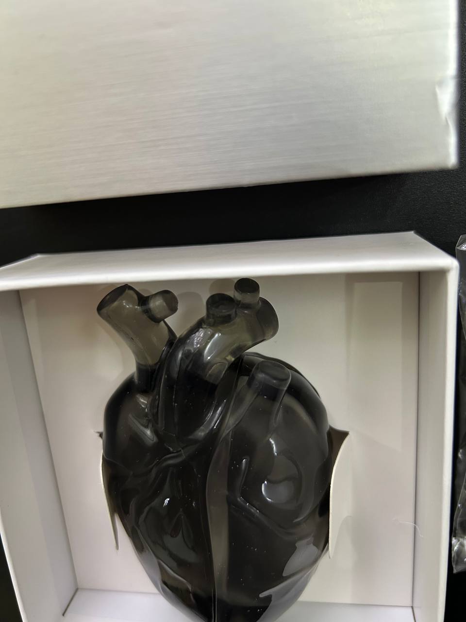 Силиконовый кейс-сердце для AirPods 3