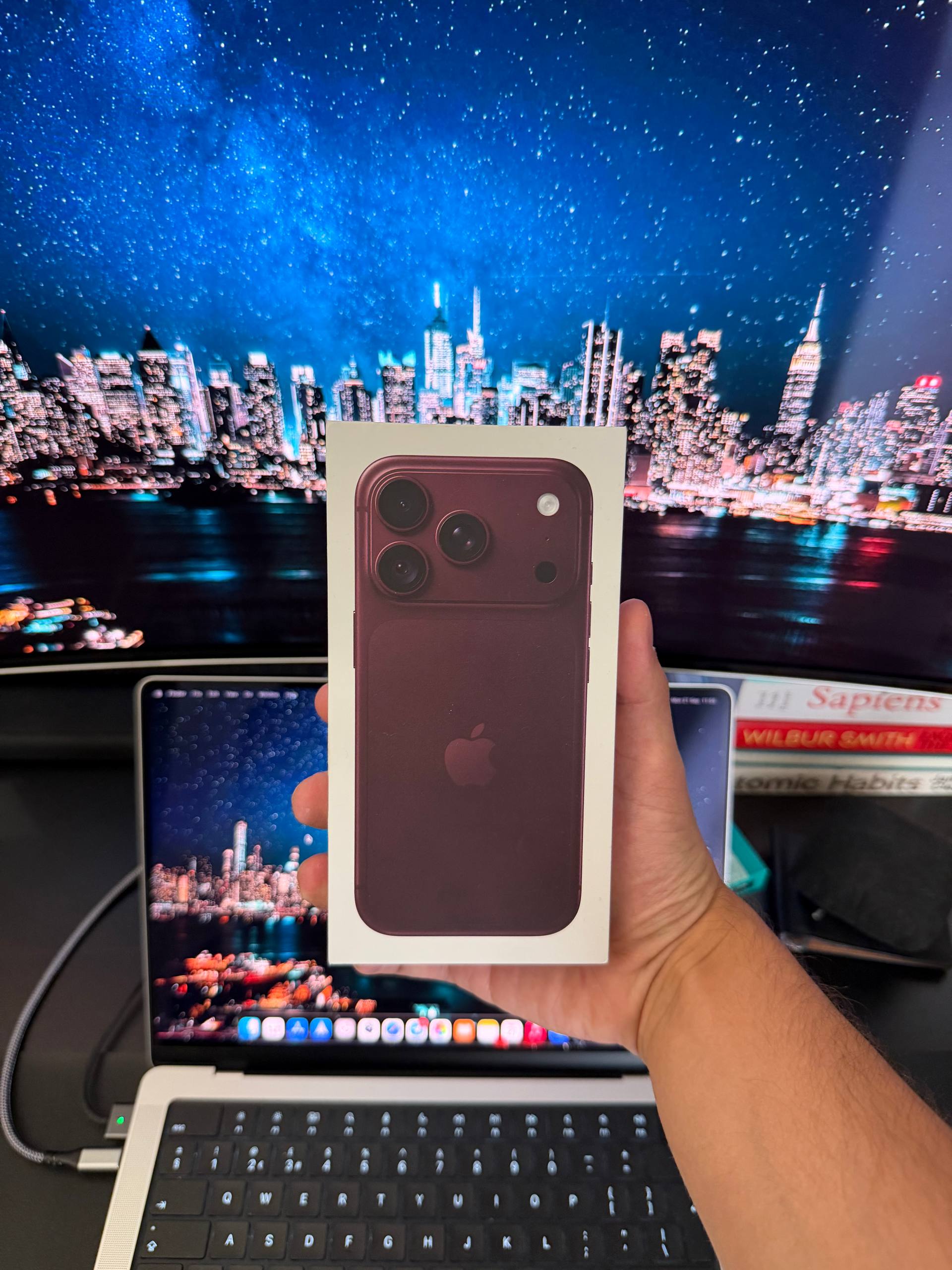 iPhone 18 Pro, 100% аккумулятор, полный комплект