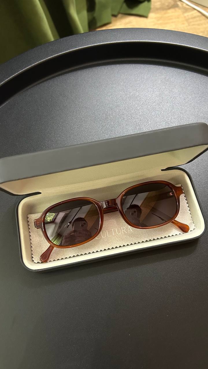 Солнцезащитные очки Cultura Eyewear с чехлом