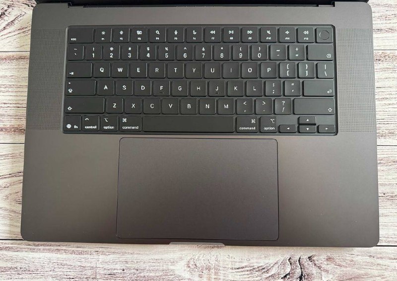 MacBook Pro 16" 2025 M5 Pro 24 ГБ / 1 ТБ SSD