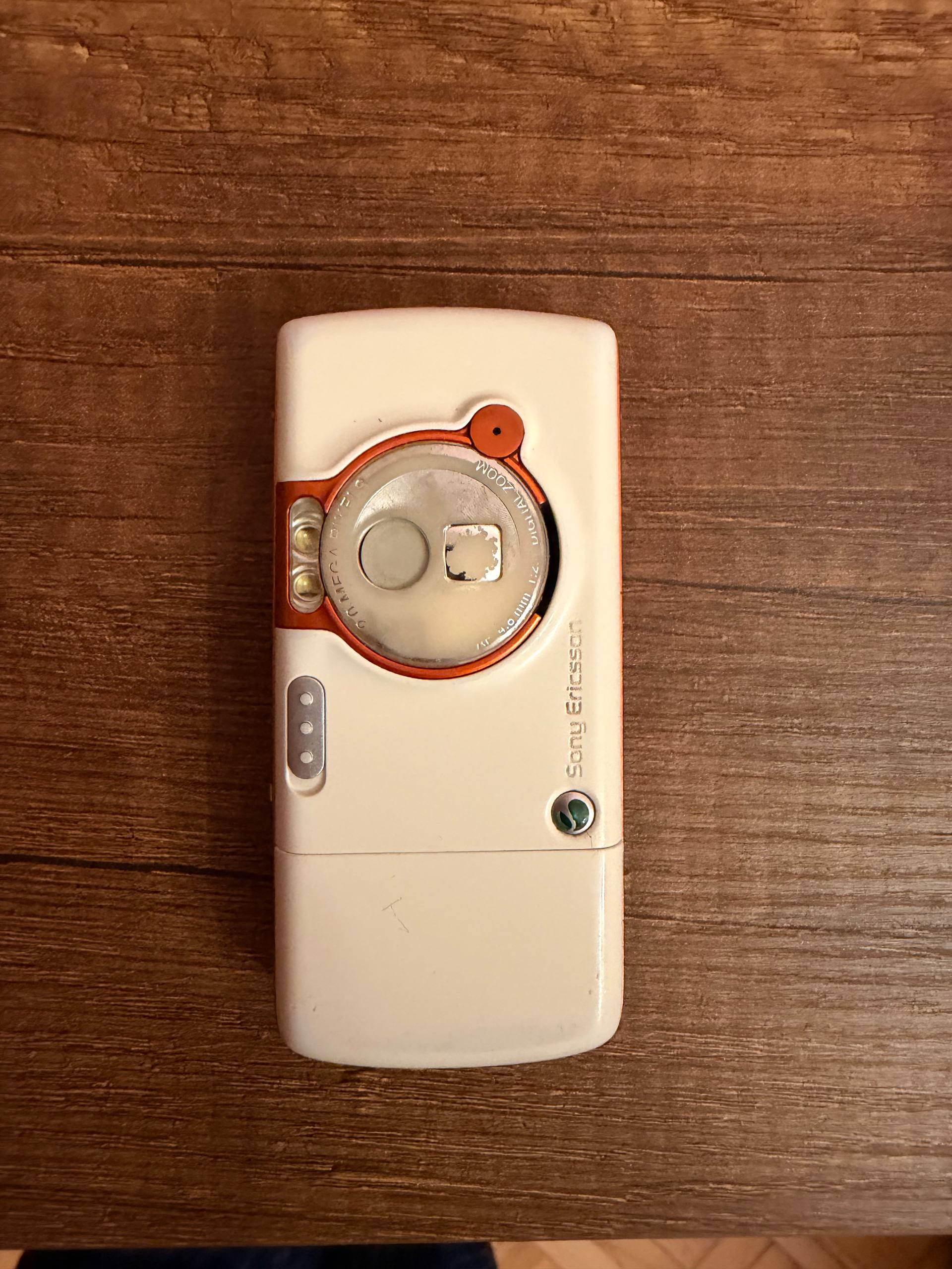Sony Ericsson W850i телефон