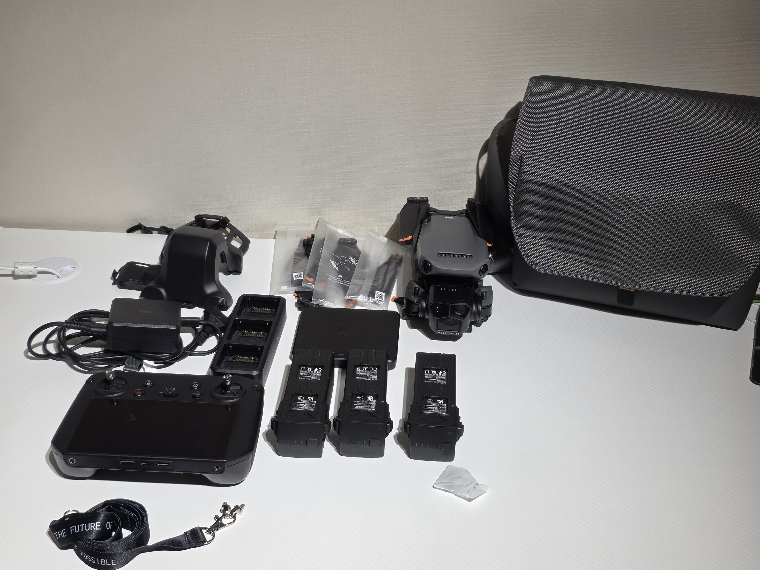 DJI Mavic 3 Pro Fly More Combo (RC Pro)