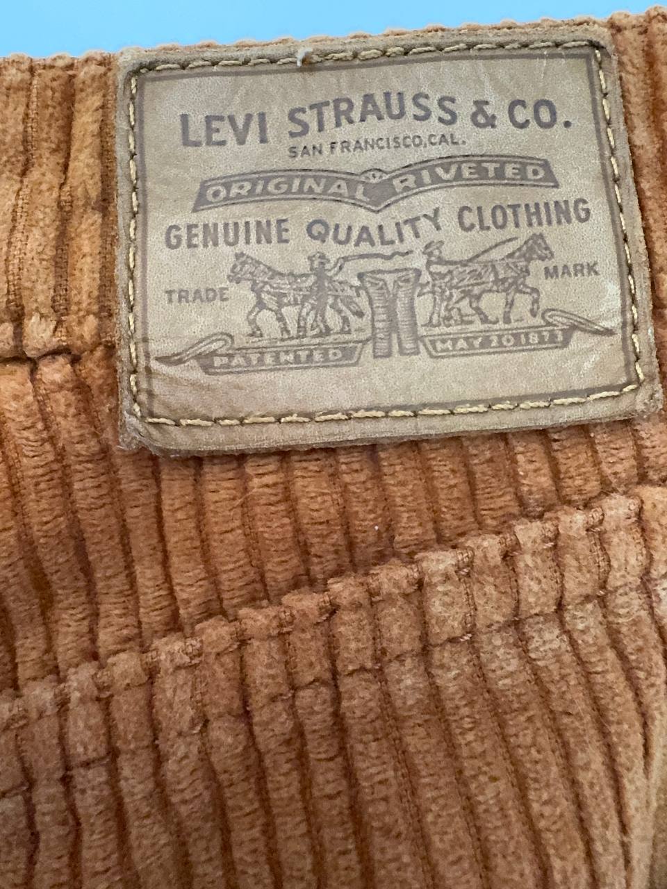 Джинсы Levi's 27 размера